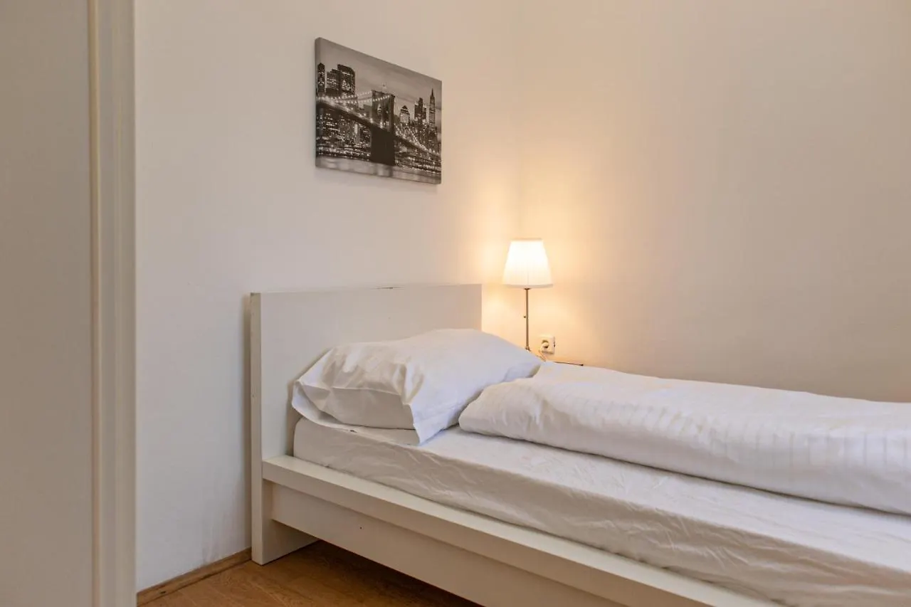 Spacious 2Br Apt.-Near Wiener Stadthalle