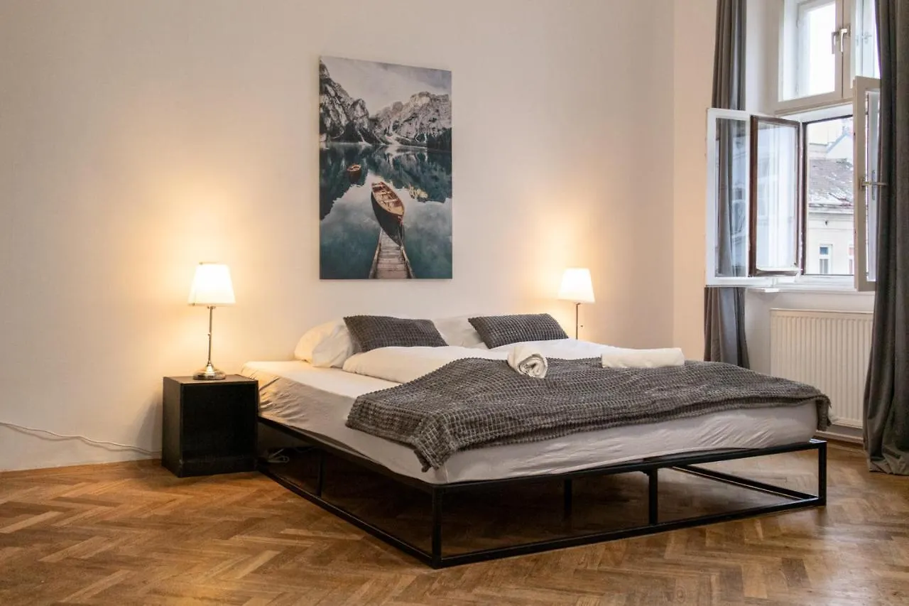Spacious 2Br Apt.-Near Wiener Stadthalle contacts