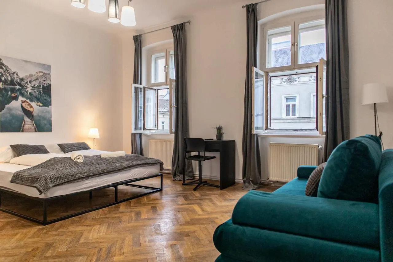 Apartment Spacious 2Br Apt.-Near Wiener Stadthalle Austria