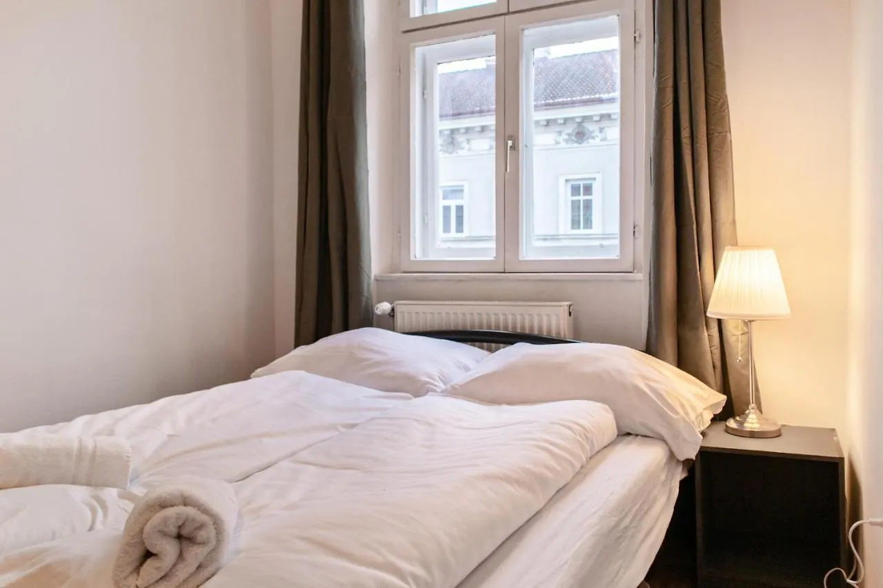Spacious 2Br Apt.-Near Wiener Stadthalle Vienna
