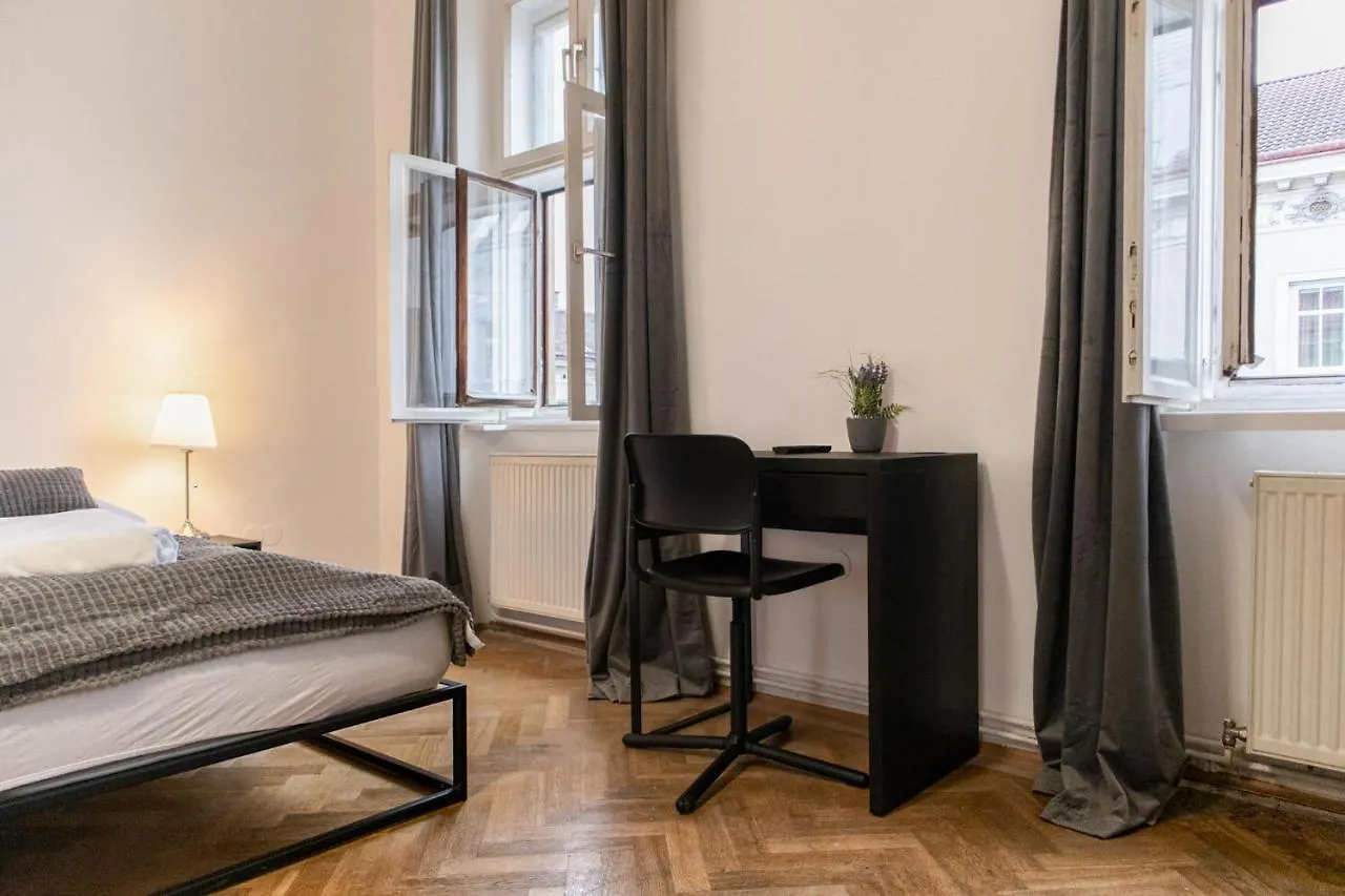 Apartment Spacious 2Br Apt.-Near Wiener Stadthalle